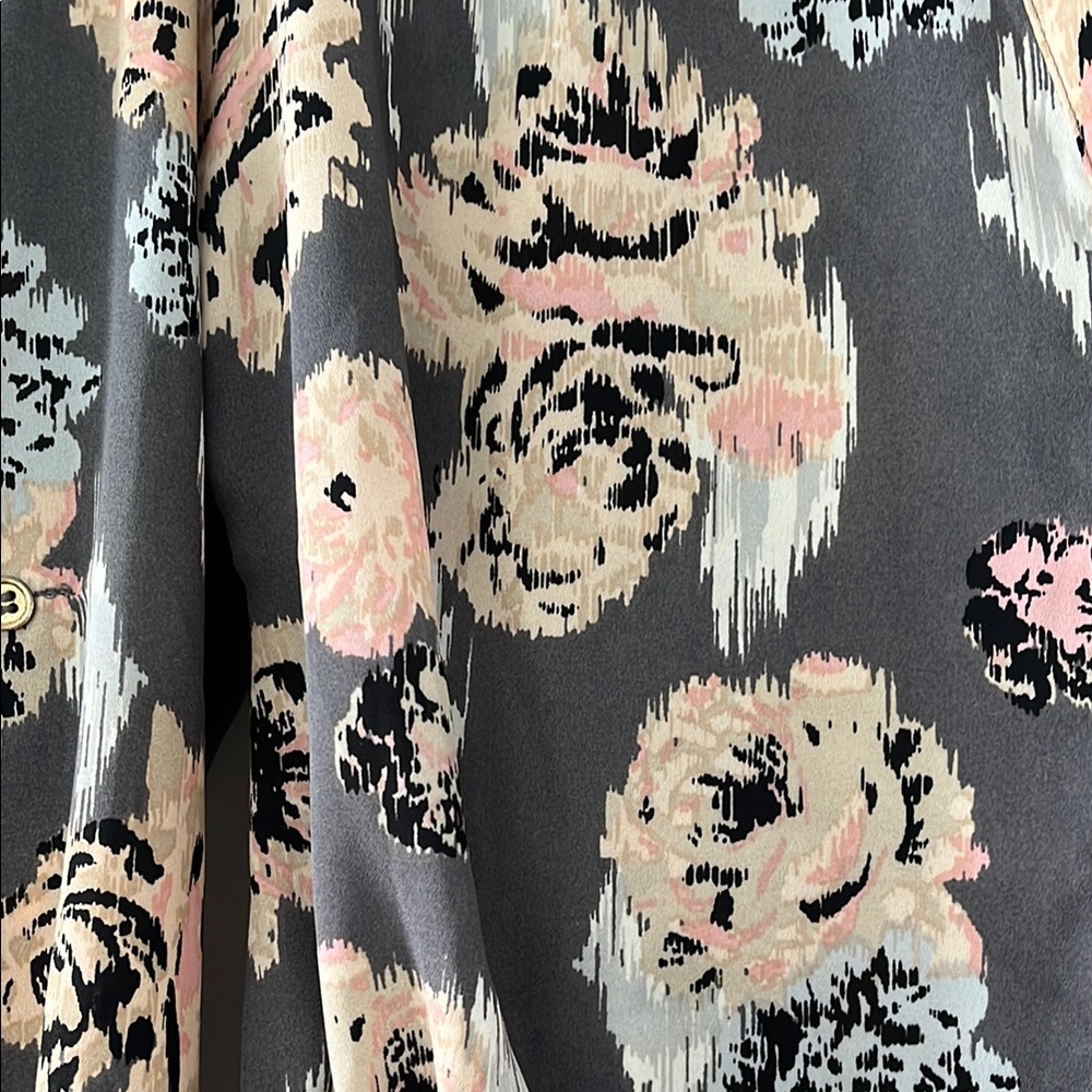 Floral Button-Up Blouse - Picture 2 of 2